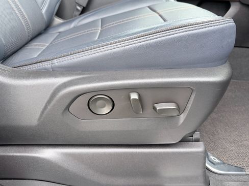 Used 2022 Chevrolet Silverado 1500 High Country w/ Technology Package image 26