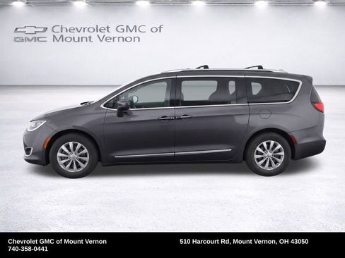 Used 2018 Chrysler Pacifica Touring-L Plus FWD image 7