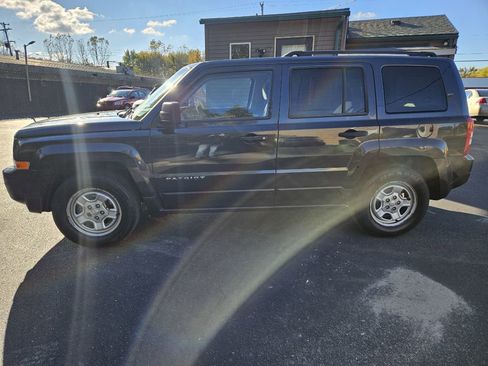 Used 2016 Jeep Patriot Sport image 5