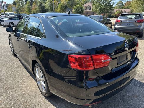 Used 2013 Volkswagen Jetta SE FWD image 4
