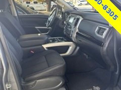 Used 2017 Nissan Titan SV image 13