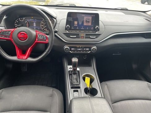 Used 2019 Nissan Altima 2.5 SV image 3
