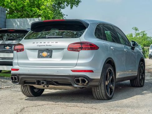 Used 2016 Porsche Cayenne Turbo AWD/4WD image 6