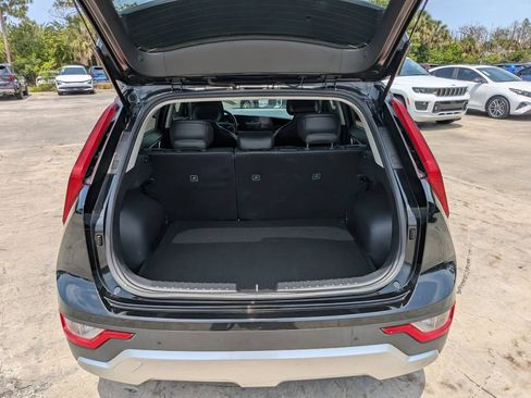 Certified 2024 Kia Niro EX FWD image 12