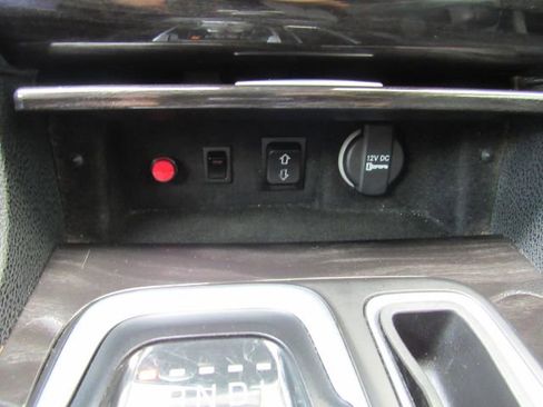 Used 2015 Chrysler 300 Limited image 55