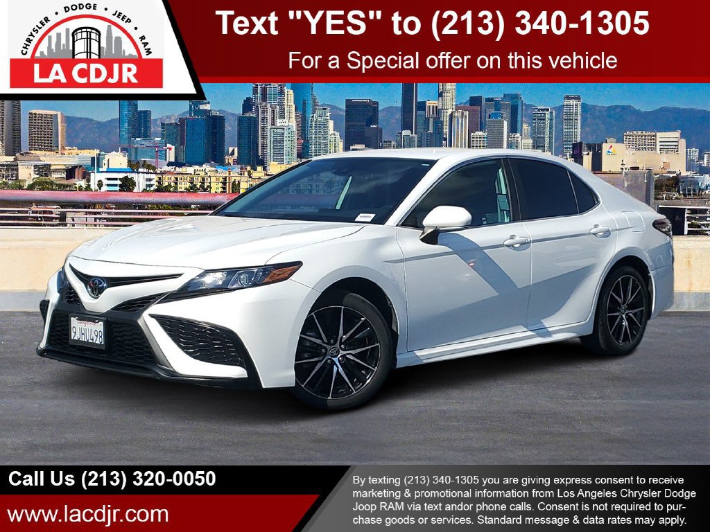Used 2024 Toyota Camry SE w/ Convenience Package FWD image 1