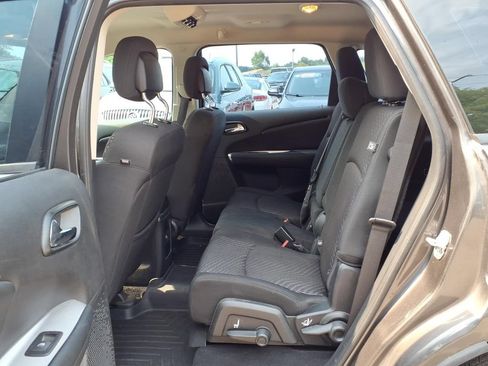 Used 2015 Dodge Journey American Value Package w/ Flexible Seating Group FWD image 9