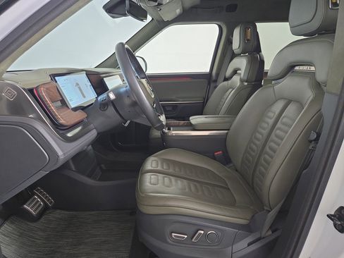 Used 2023 Rivian R1T Adventure image 20