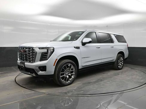 New 2026 GMC Yukon XL Denali w/ Denali Reserve Package AWD/4WD image 4