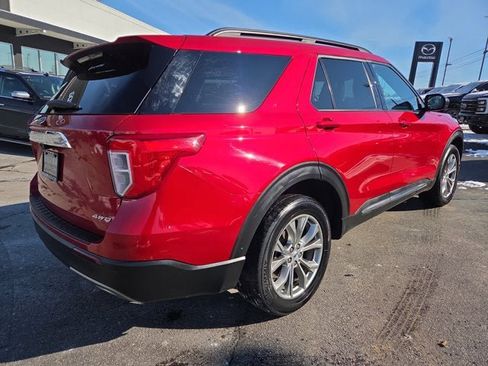 Used 2022 Ford Explorer XLT w/ Equipment Group 202A image 5