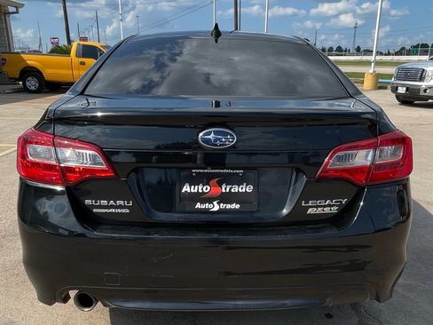 Used 2017 Subaru Legacy 2.5i Premium image 10