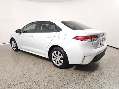 Used 2025 Toyota Corolla LE image 7