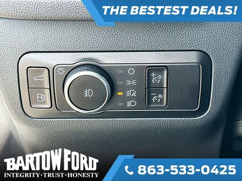 Used 2025 Ford Escape SE image 10