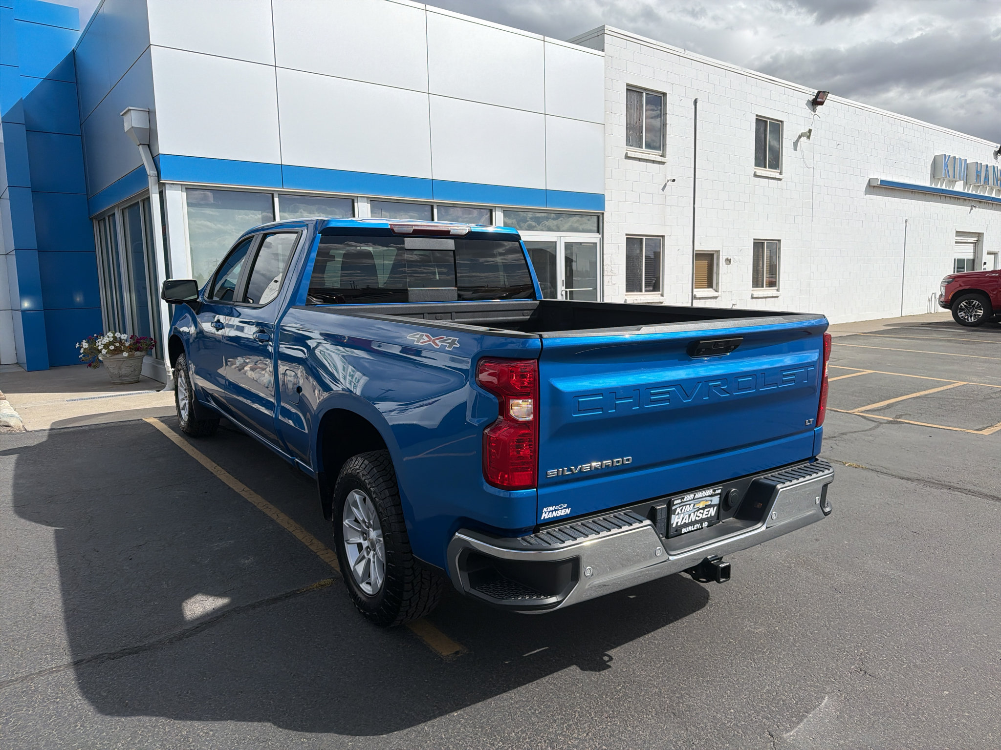 Used 2023 Chevrolet Silverado 1500 LT w/ Safety Package AWD/4WD image 6