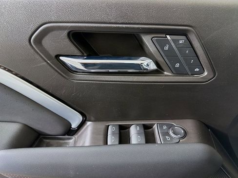 Used 2023 Chevrolet Colorado Z71 w/ Z71 Convenience Package 2 image 17