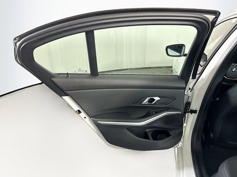 Used 2025 BMW 330i Sedan image 28
