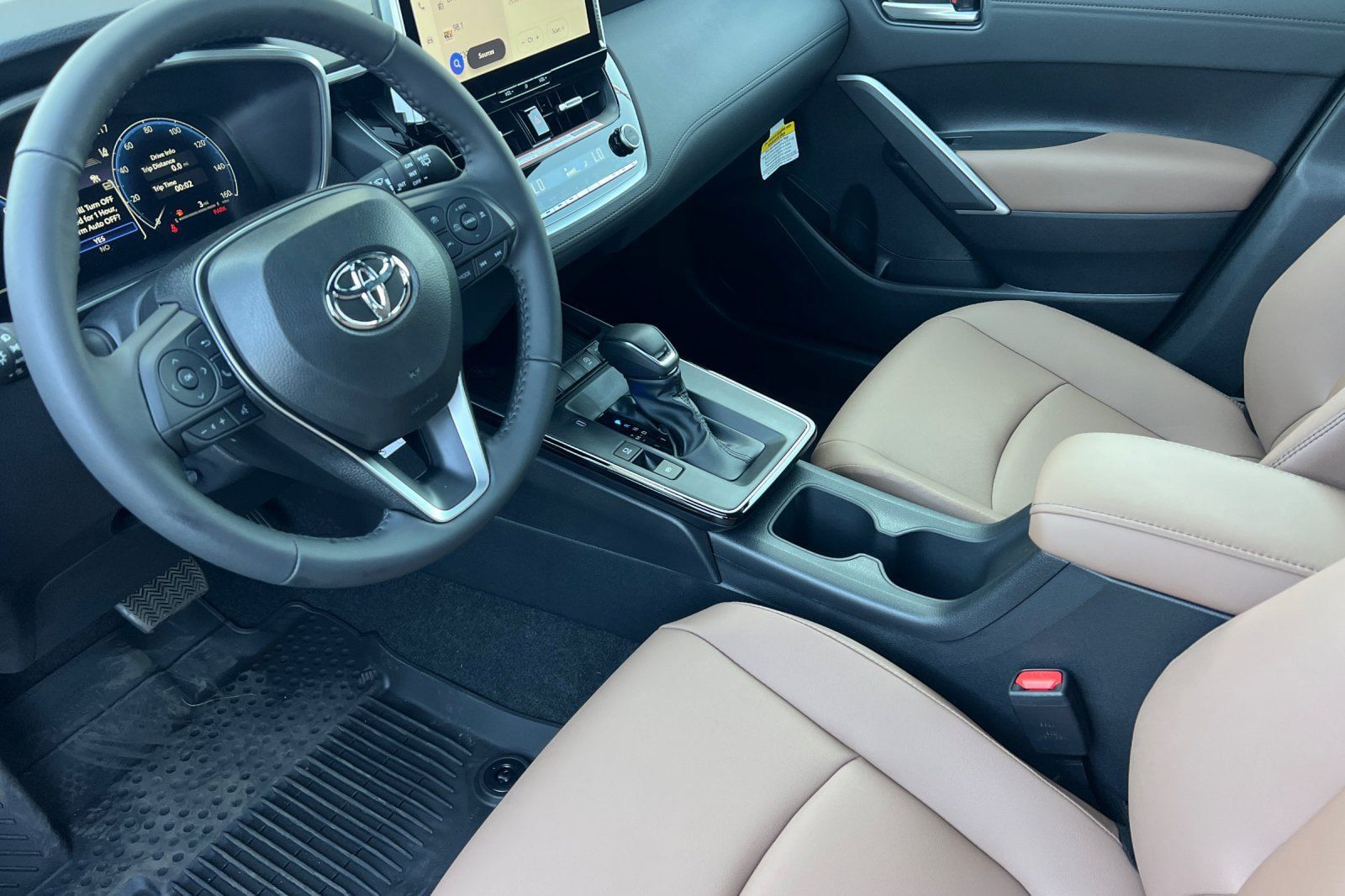 Used 2026 Toyota Corolla Cross XLE w/ Convenience Package FWD image 9