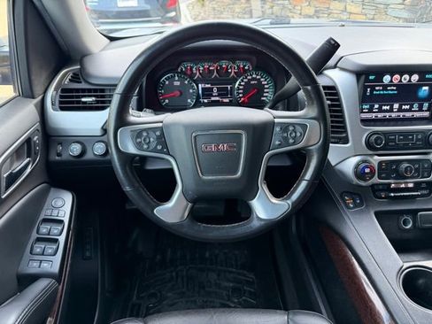 Used 2017 GMC Yukon XL SLT image 11