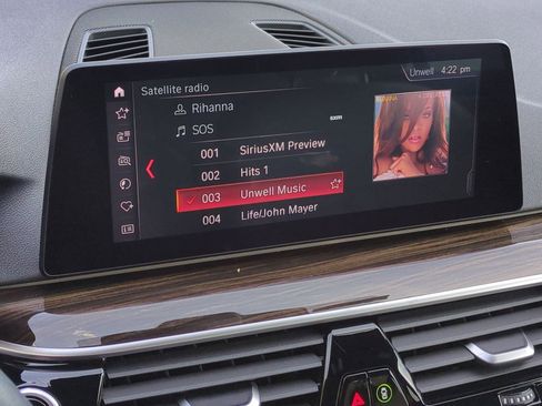 Used 2019 BMW 530e w/ Convenience Package image 23