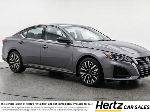 Used 2025 Nissan Altima 2.5 SV FWD image 1