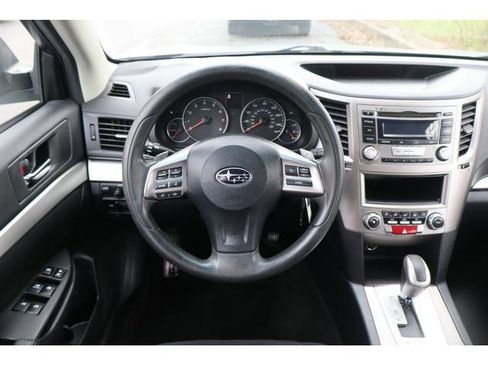 Used 2013 Subaru Legacy 2.5i AWD/4WD image 9