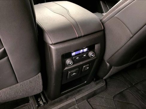 Used 2023 Chevrolet Traverse RS w/ LPO, Floor Liner Package image 29
