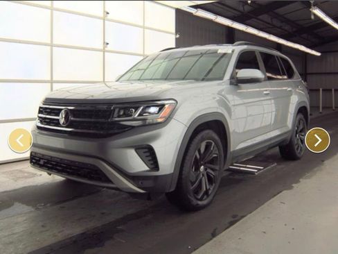 Used 2022 Volkswagen Atlas SE image 1