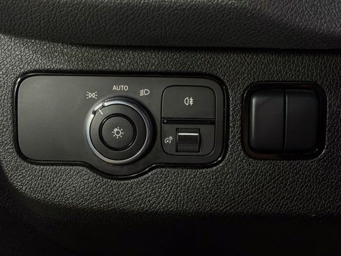 Used 2020 Mercedes-Benz Sprinter 2500 image 25