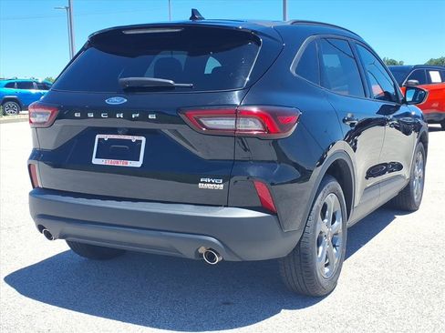 Used 2025 Ford Escape ST-Line AWD/4WD image 2
