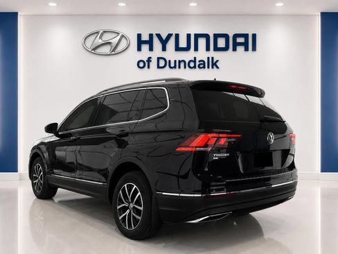Used 2021 Volkswagen Tiguan SE w/ Panoramic Sunroof Package FWD image 3
