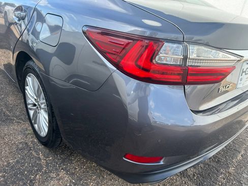 Used 2017 Lexus ES 350 w/ Premium Package FWD image 35
