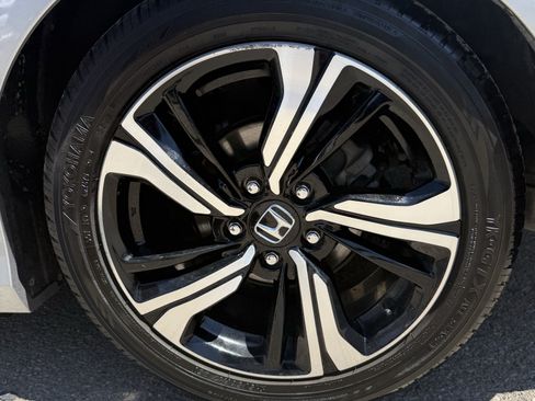 Used 2016 Honda Civic Touring image 9