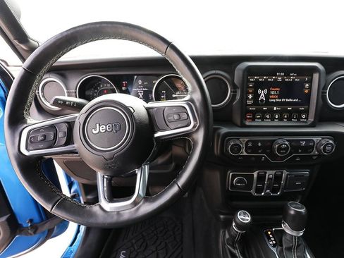 Used 2023 Jeep Wrangler Unlimited Sahara w/ Cold Weather Group AWD/4WD image 14