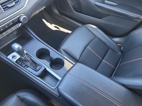 Used 2022 Nissan Altima 2.5 SR image 16