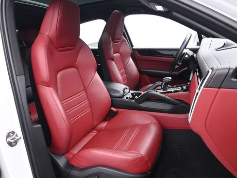 Used 2023 Porsche Cayenne Coupe AWD/4WD image 22