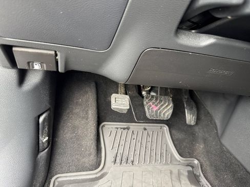 Used 2025 Nissan Sentra S FWD image 27