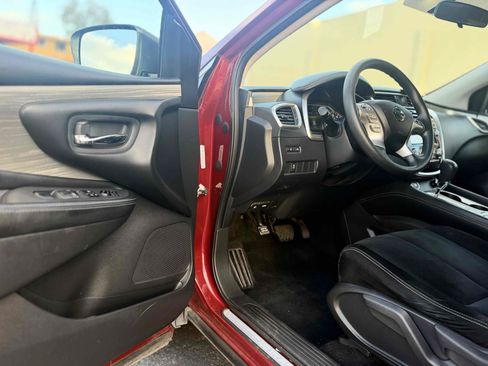 Used 2017 Nissan Murano S w/ Navigation Package FWD image 16