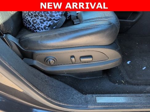 Used 2017 Buick Enclave Premium w/ Experience Buick Package image 10