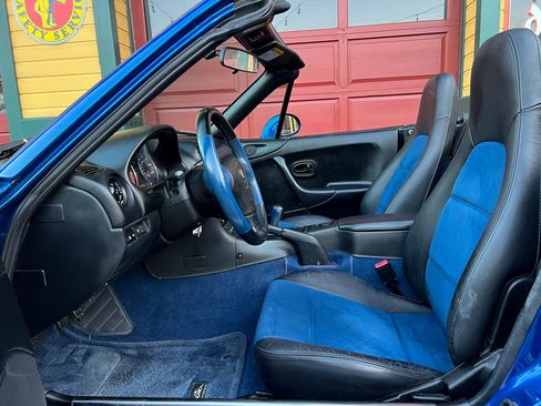 Used 1999 MAZDA MX-5 Miata 10th Anniversary Edition image 28