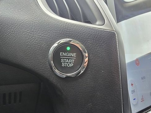 Used 2023 Ford Edge SEL image 20