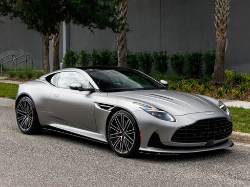 Used 2024 Aston Martin DB12 Coupe RWD image 1