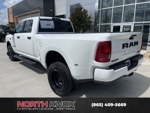 New 2026 RAM 3500 Big Horn AWD/4WD image 16
