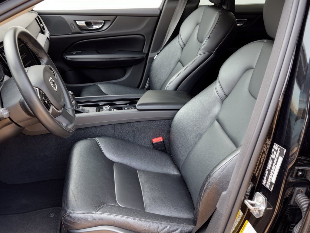 Used 2019 Volvo S60 T5 Momentum w/ Premium Package FWD image 5