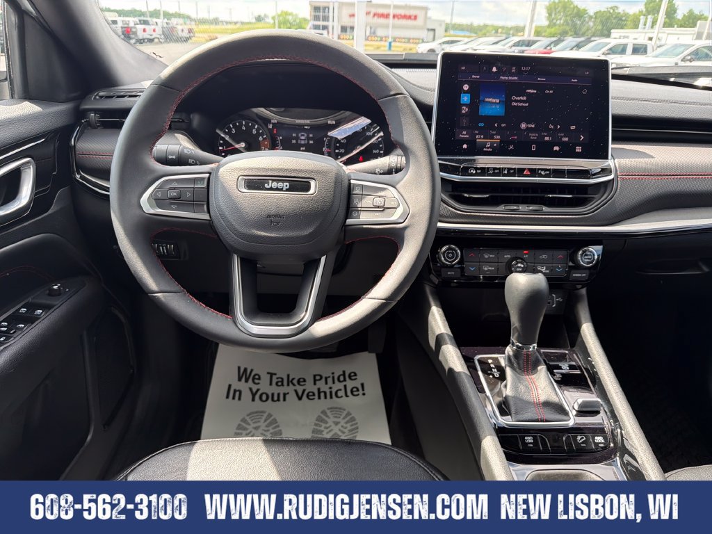 Used 2025 Jeep Compass Trailhawk AWD/4WD image 13