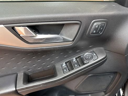 Used 2020 Ford Escape SEL image 22