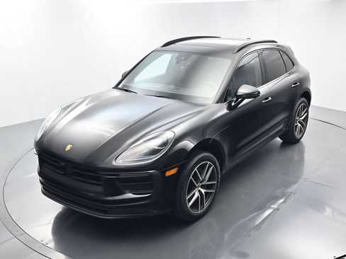 Certified 2026 Porsche Macan AWD/4WD image 33