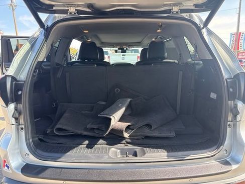 Used 2017 Toyota Highlander Limited Platinum w/ Carpet Mat Package AWD/4WD image 13