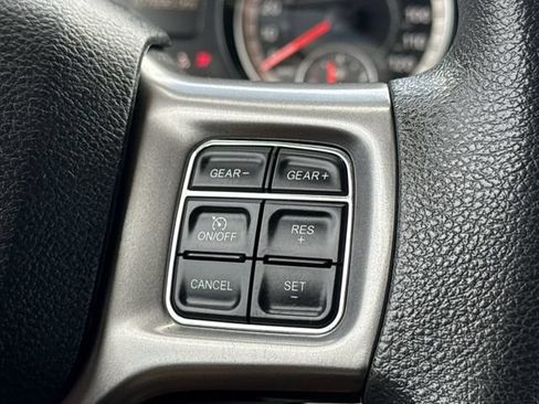 Used 2021 RAM 1500 Classic SLT RWD image 27