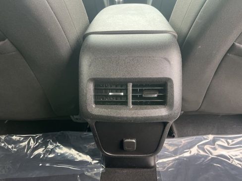 Used 2018 Chevrolet Equinox LT image 47