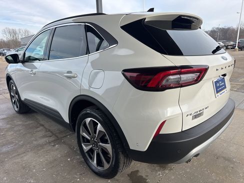 Certified 2024 Ford Escape Platinum w/ Premium Technology Package image 5